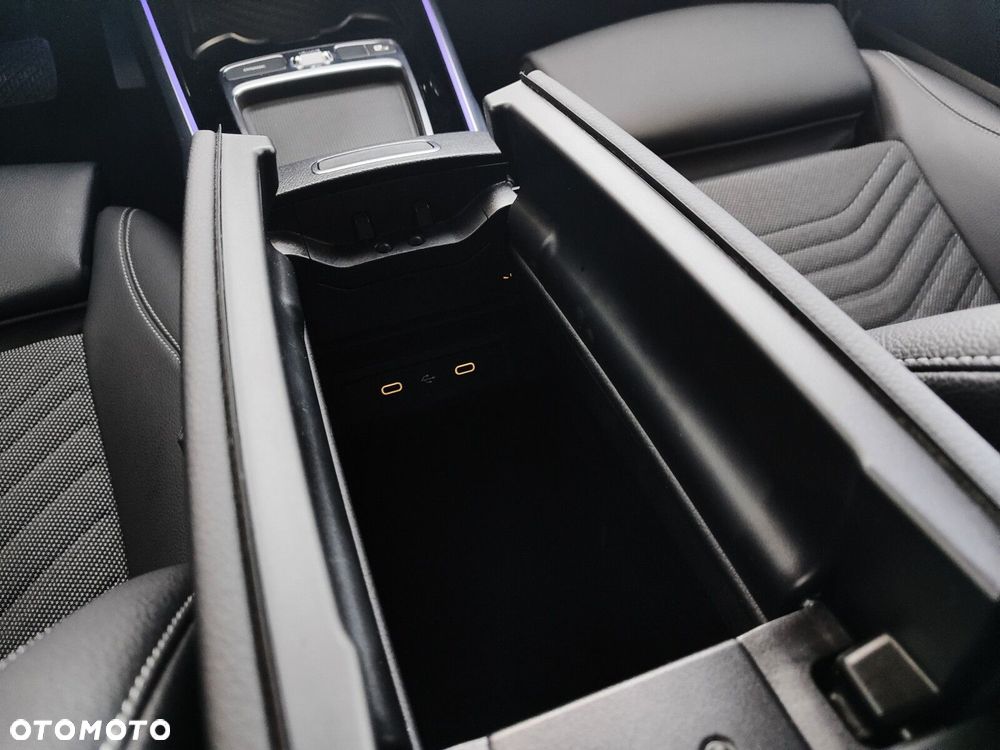 Mercedes-Benz GLB - 24