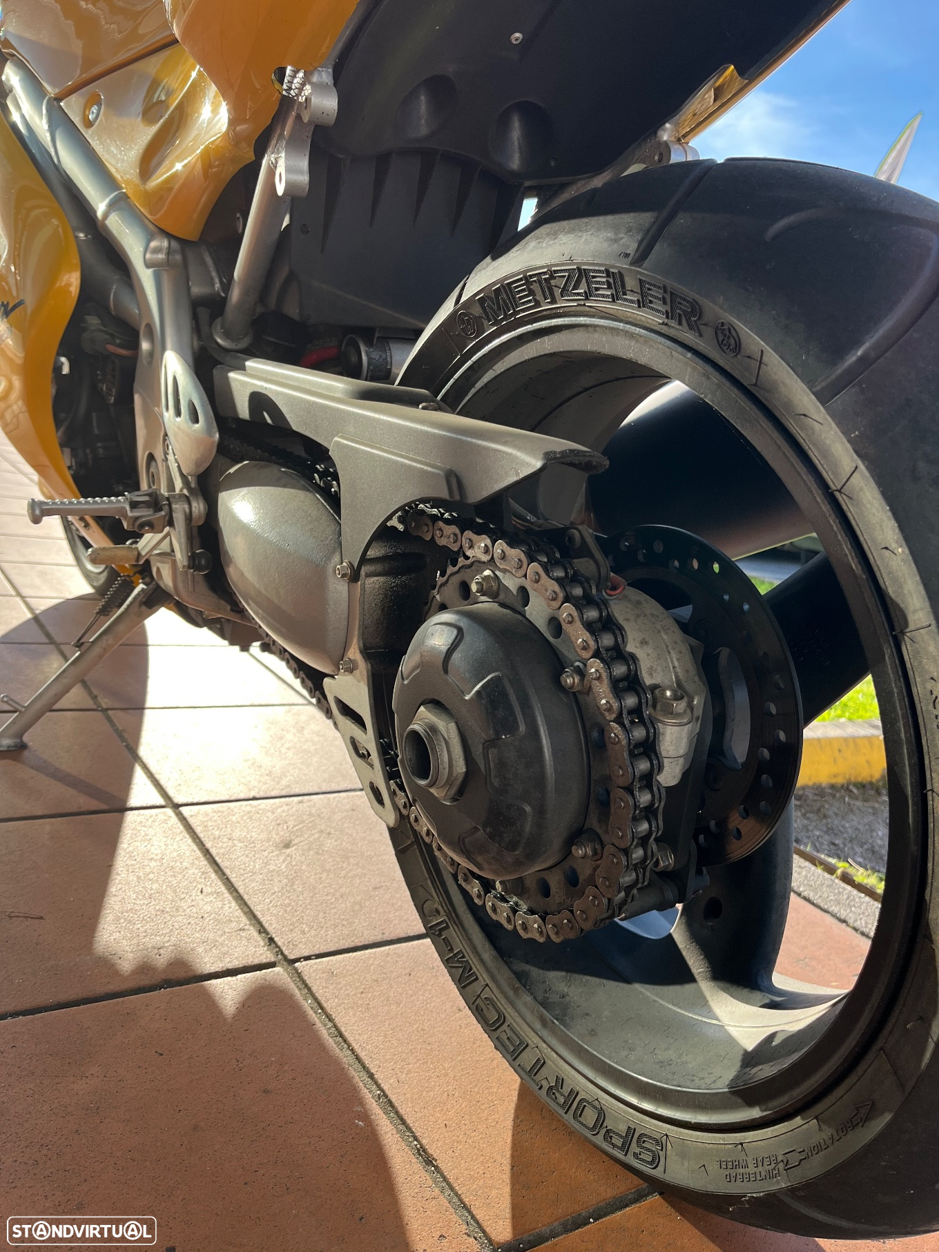 Triumph Daytona 959 I - 7