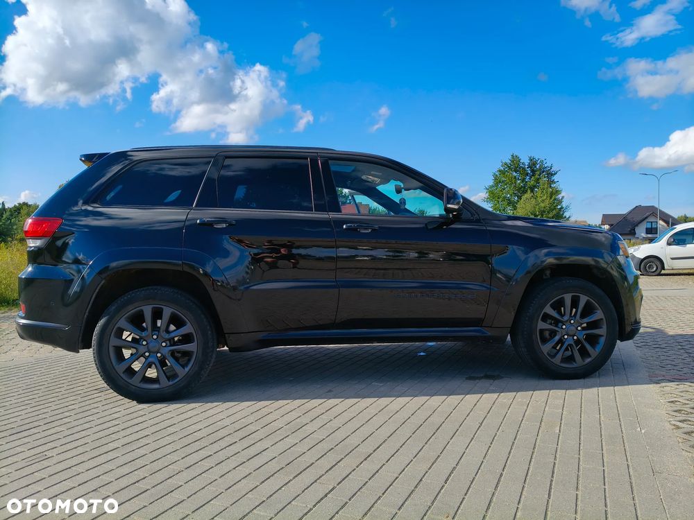 Jeep Grand Cherokee - 16