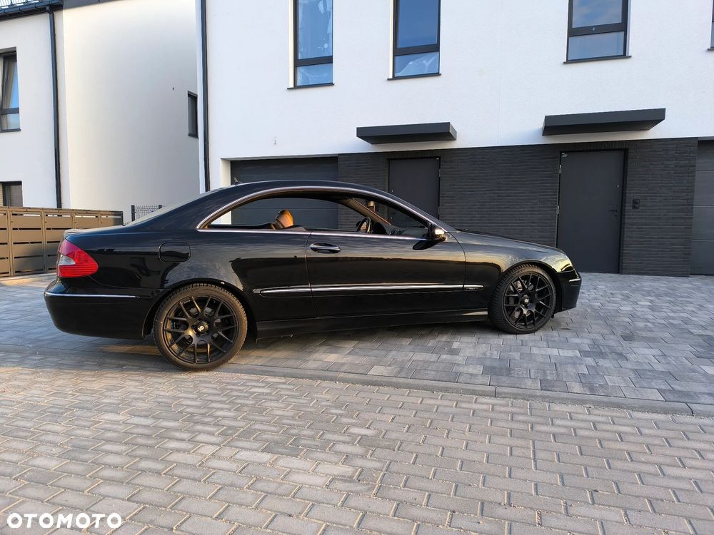 Mercedes-Benz CLK 320 CDI 7G-TRONIC Avantgarde DPF - 2