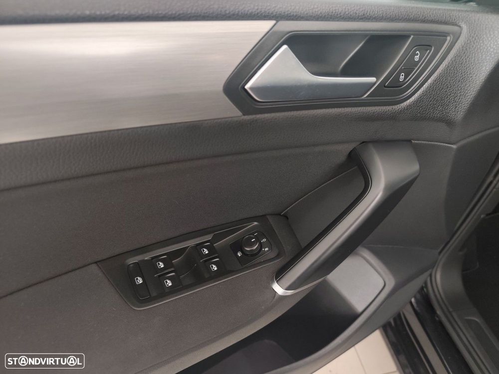 VW Touran 2.0 TDI Confortline DSG - 18