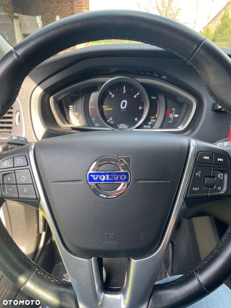 Volvo V40 D4 Drive-E Momentum - 11