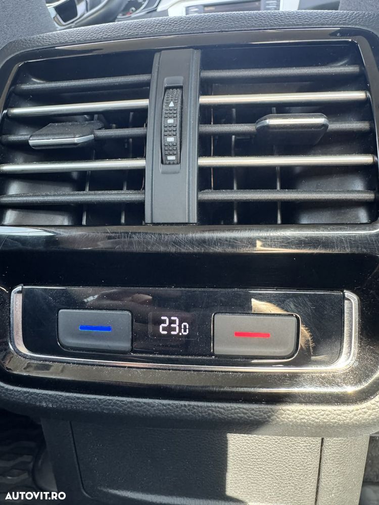 Volkswagen Passat 2.0 TDI Comfortline - 12