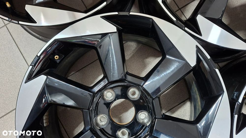 Felgi Aluminiowe 19 Kia Sorento IV 5x114.3 ET 49.5 - 4