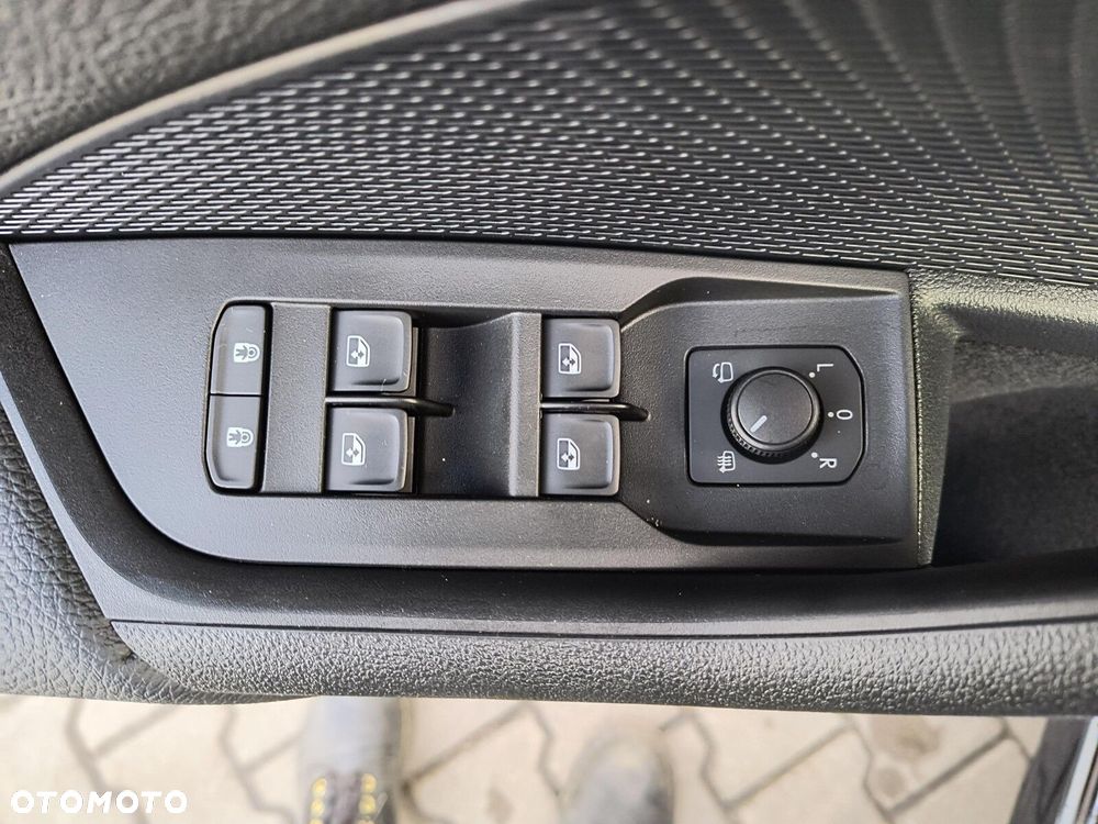 Skoda Octavia 2.0 TSI RS DSG - 24