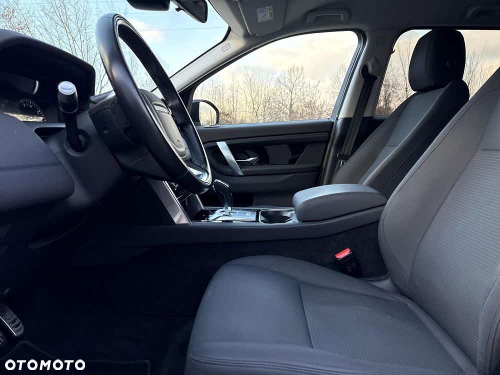 Land Rover Discovery Sport - 12