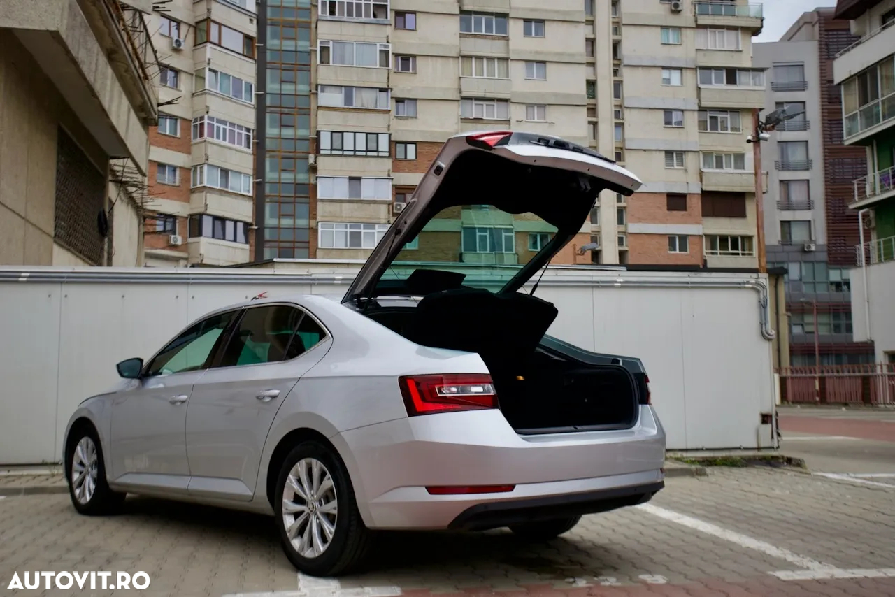 Skoda Superb 2.0 TDI DSG Ambition - 18