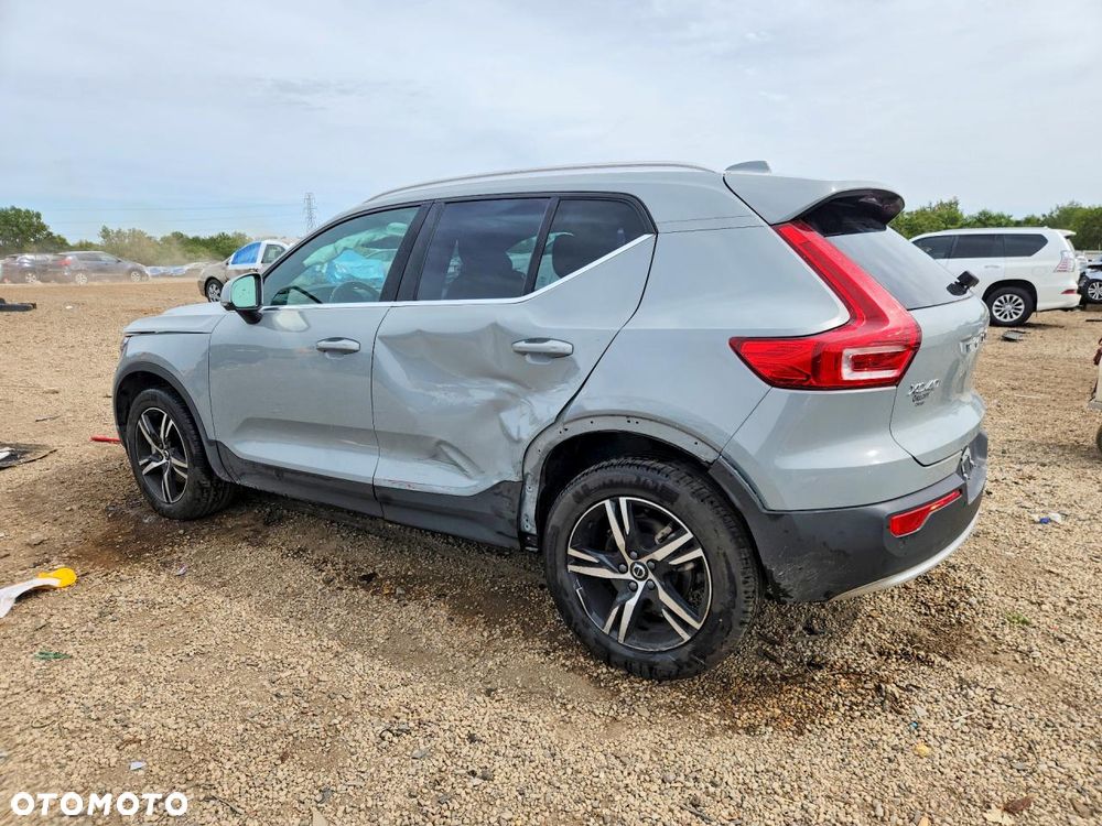 Volvo XC 40 T5 AWD Geartronic Momentum Pro - 3