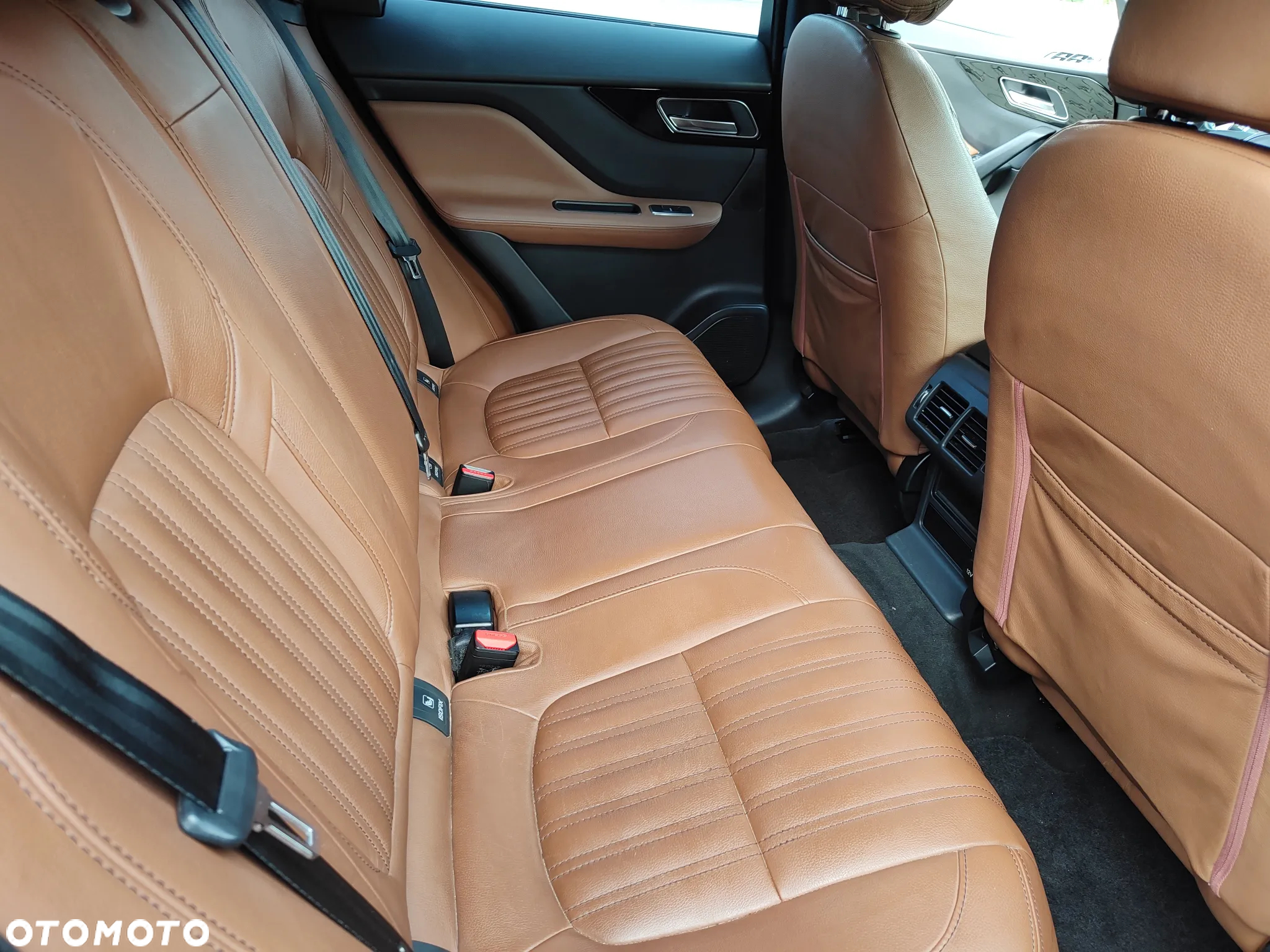Jaguar F-Pace 2.0 i4D AWD Pure - 20