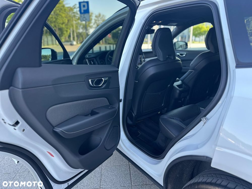 Volvo XC 60 B4 D AWD R-Design - 12
