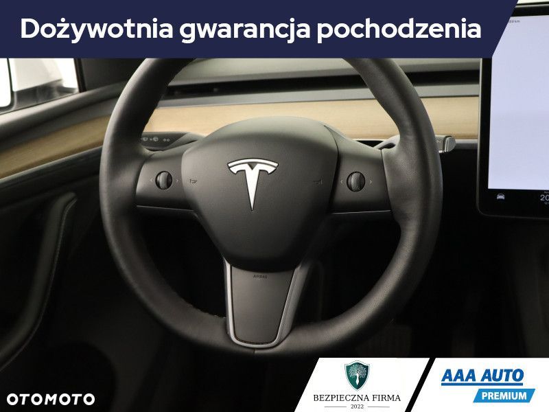 Tesla Model Y - 22