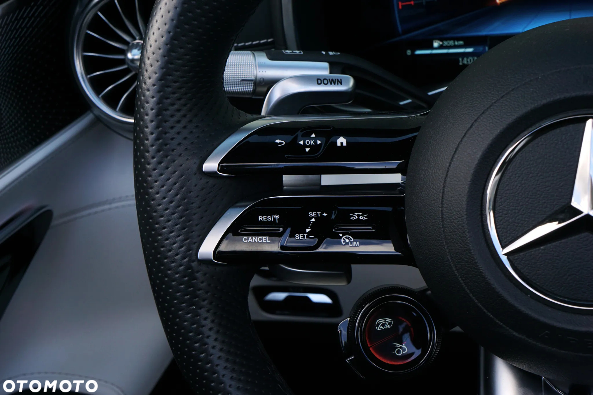 Mercedes-Benz SL AMG 63 4-Matic+ - 26