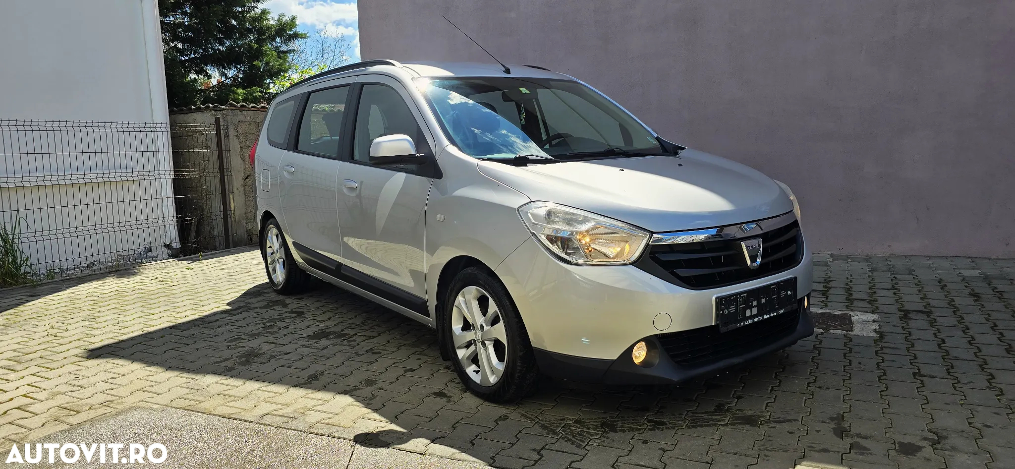 Dacia Lodgy dCi 110 Celebration - 23