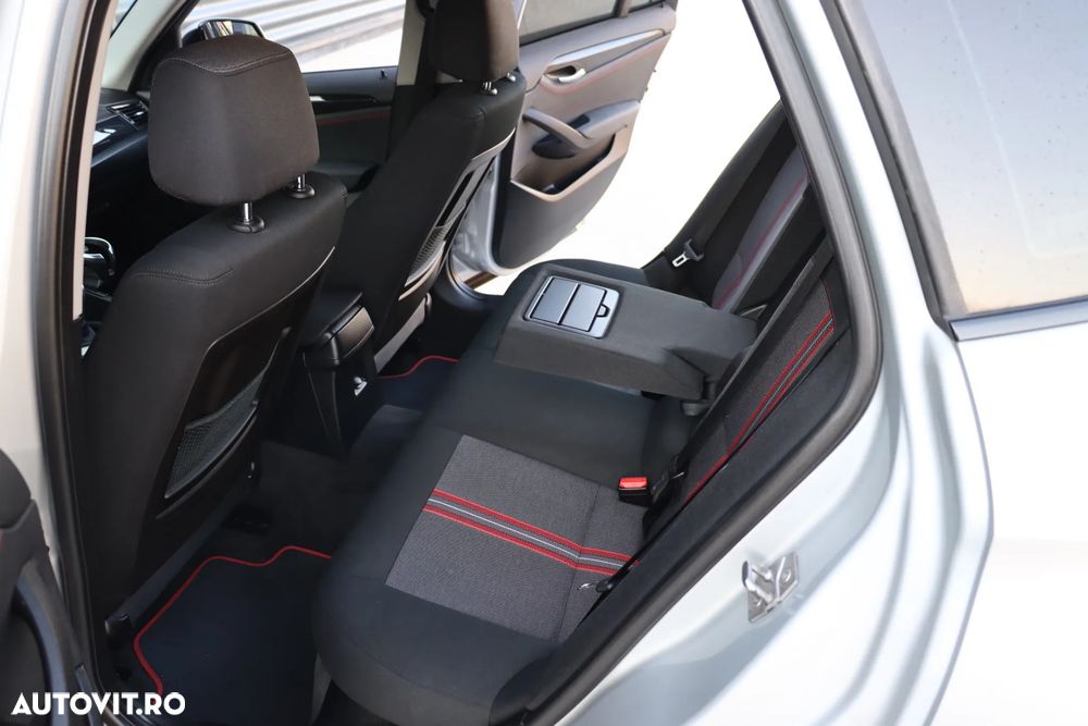 BMW X1 xDrive18d Sport Line - 6