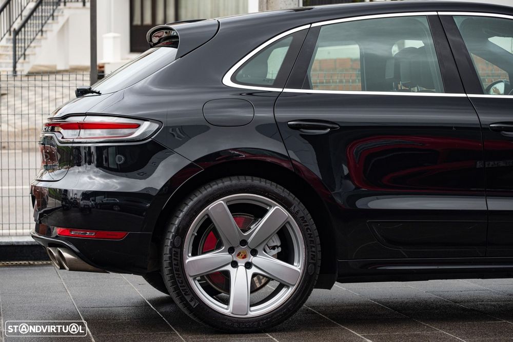 Porsche Macan Turbo - 14