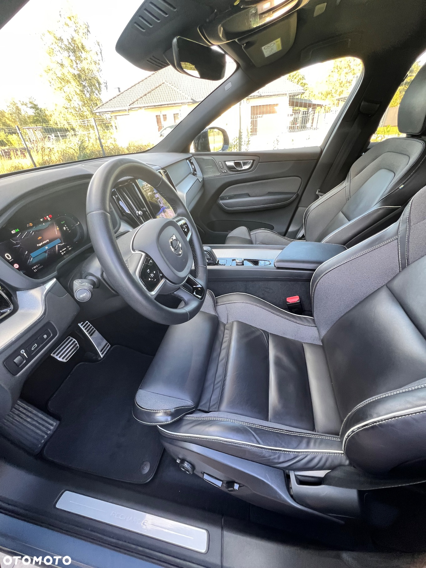 Volvo XC 60 T6 Plug-In Hybrid AWD R-Design - 9