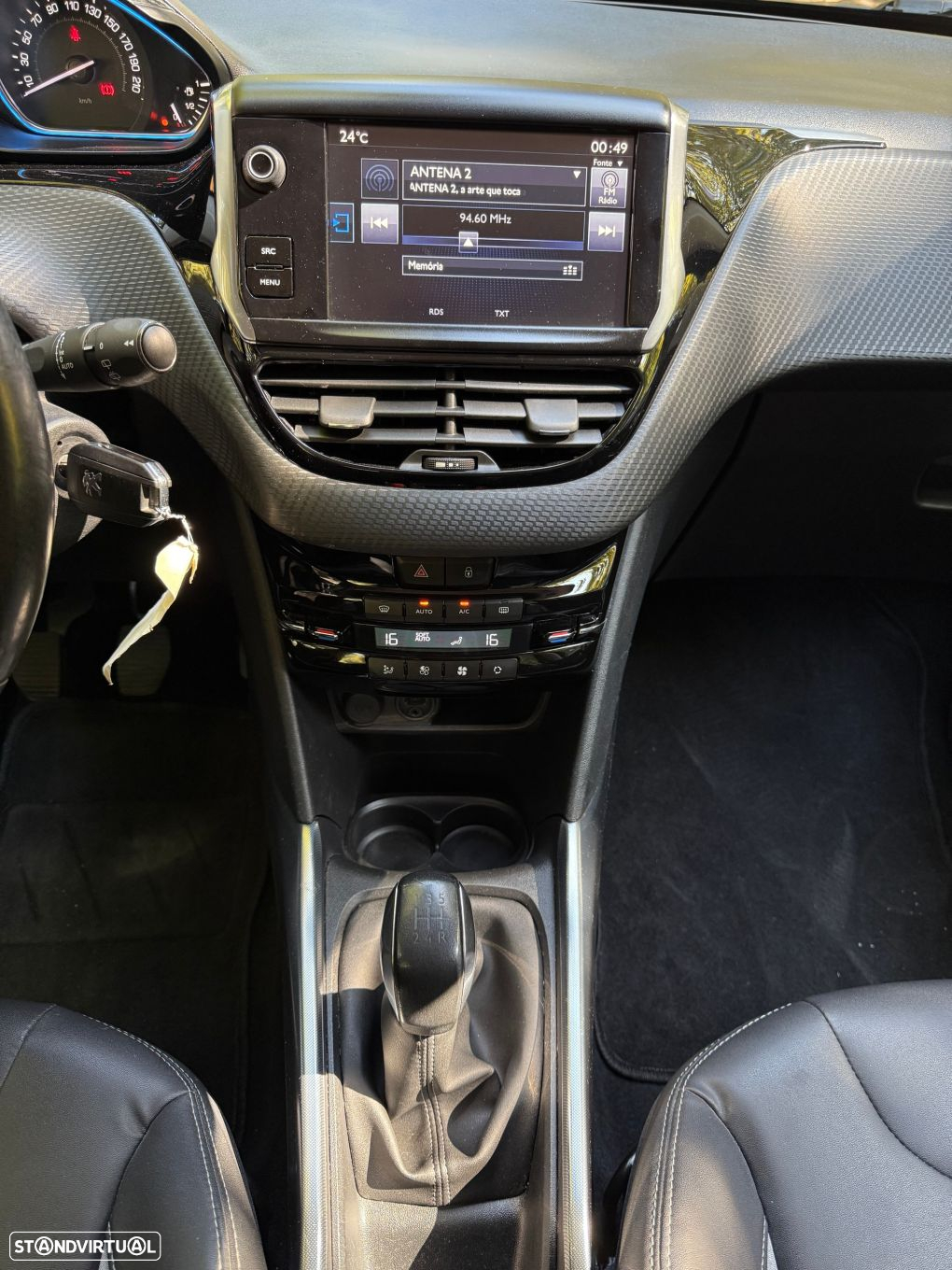 Peugeot 2008 1.2 PureTech Allure - 10