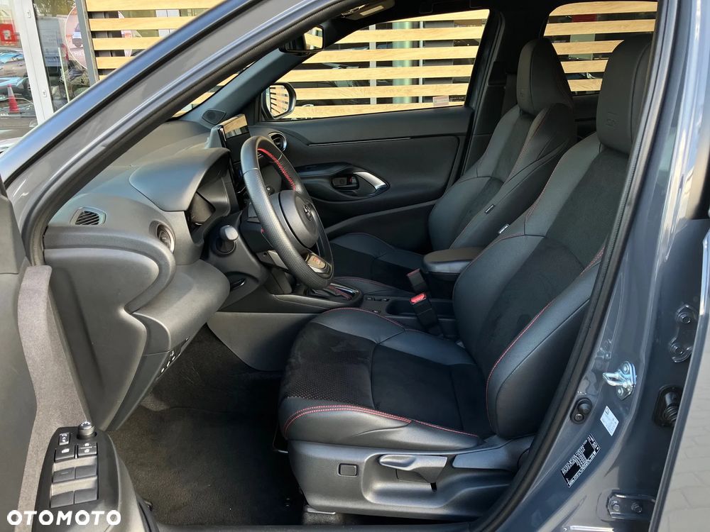 Toyota Yaris Cross Hybrid 1.5 GR Sport - 38
