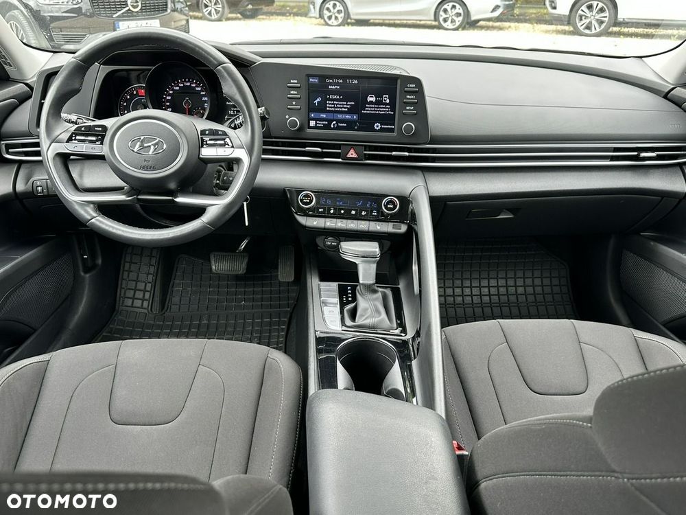 Hyundai Elantra - 21