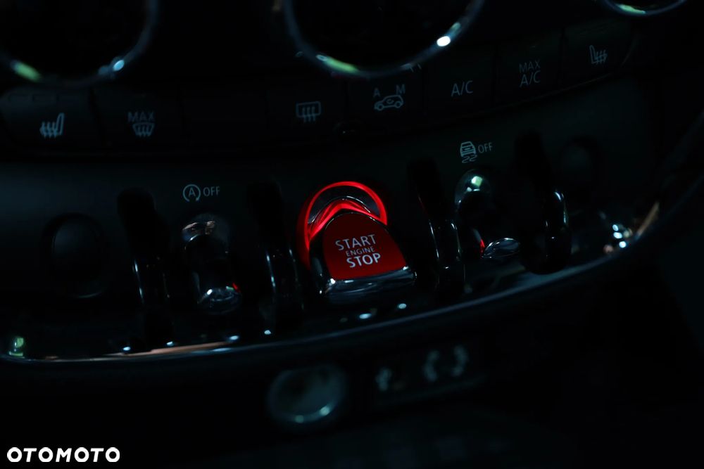 MINI Clubman Cooper Essential Trim - 19