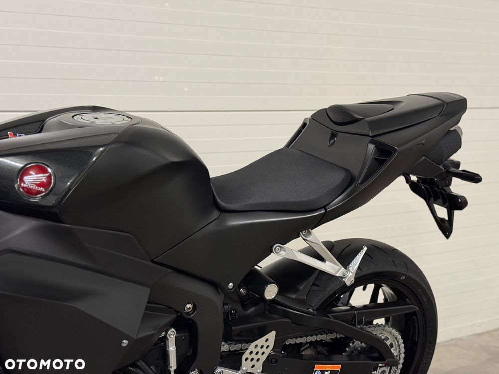 Honda CBR - 35