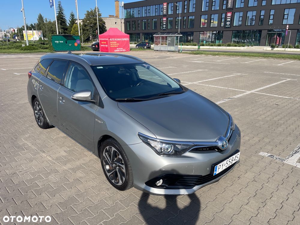 Toyota Auris 1.8 HSD Luna - 2