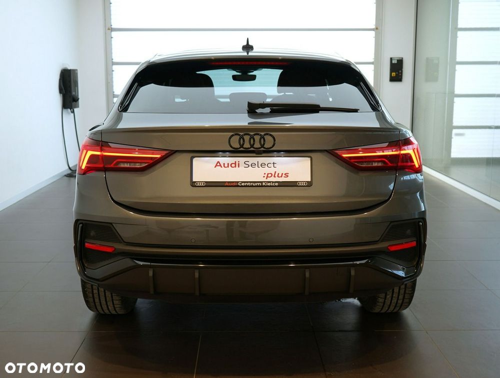Audi Q3 Sportback - 4