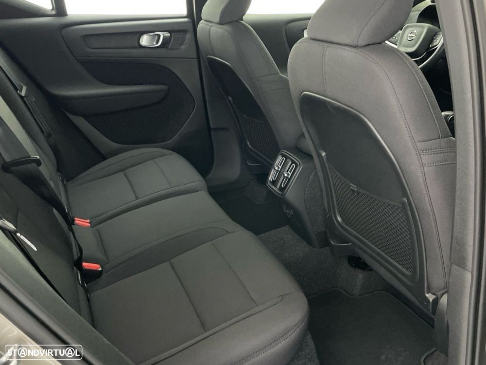 Volvo XC 40 2.0 D3 Momentum — fotografia 24