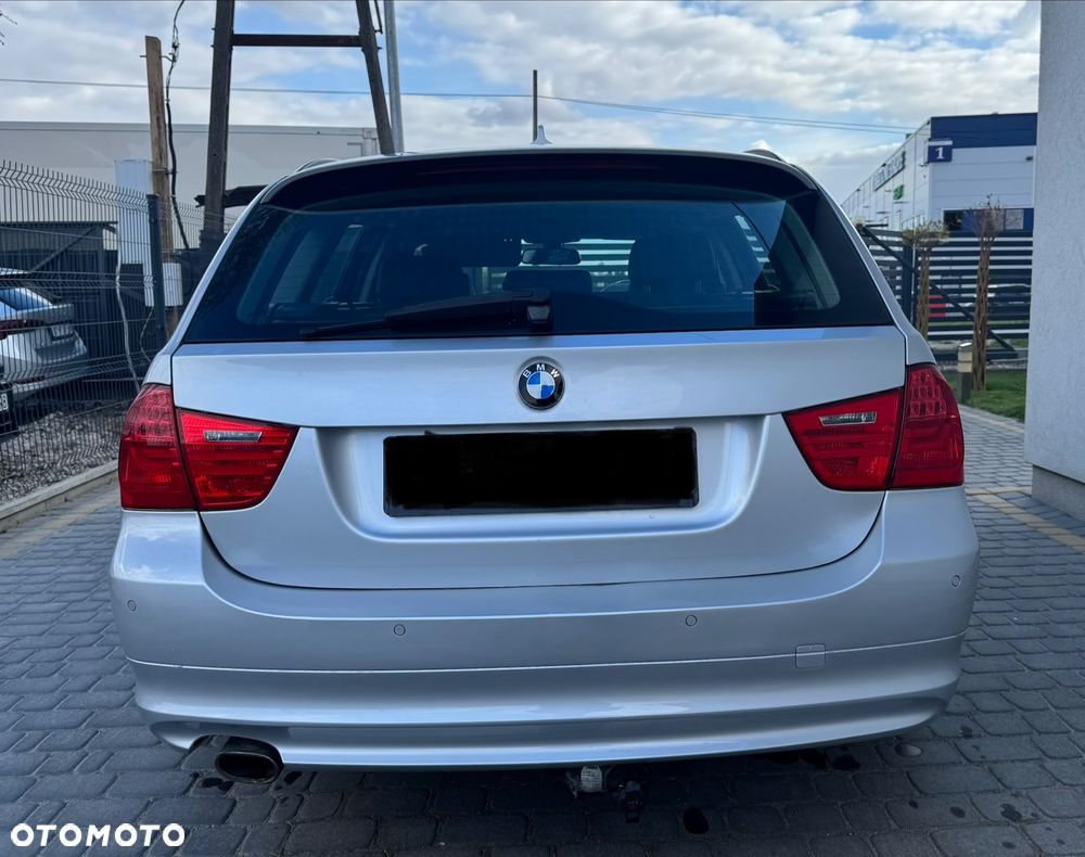 BMW Seria 3 318d DPF Edition Sport - 10