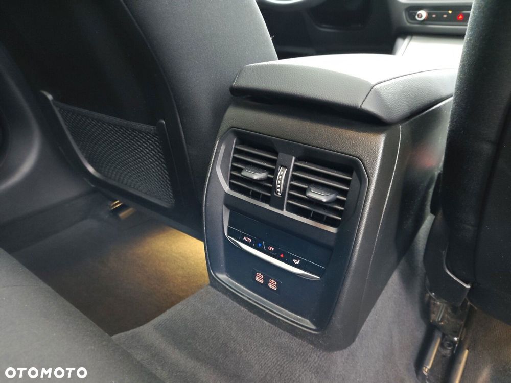 BMW Seria 3 318i - 21