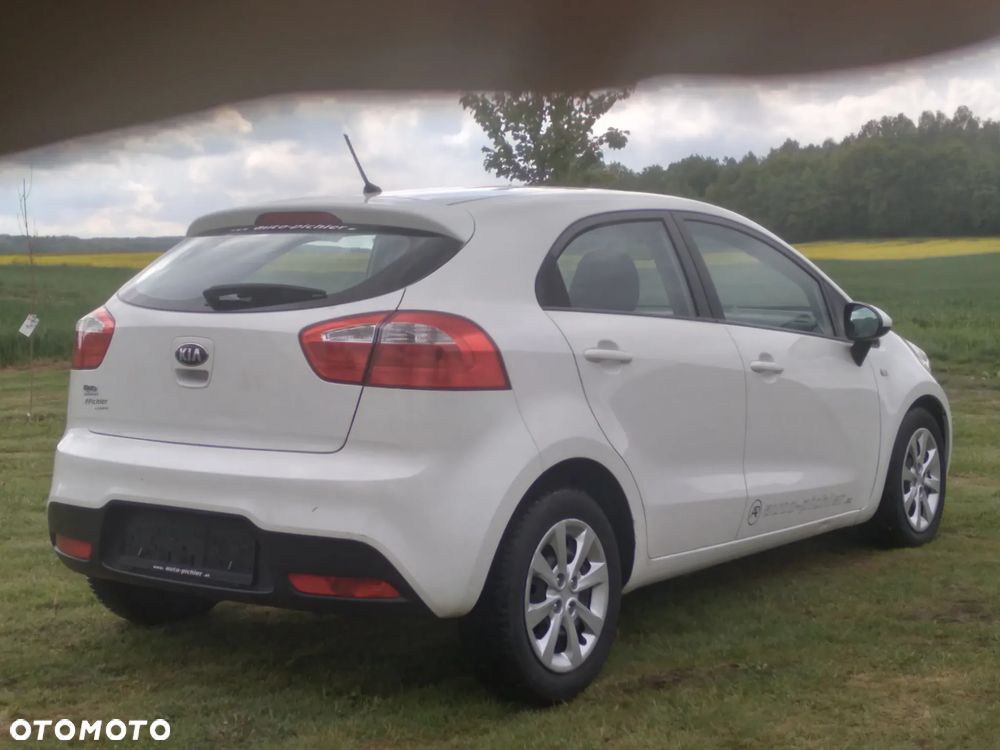Kia Rio - 4