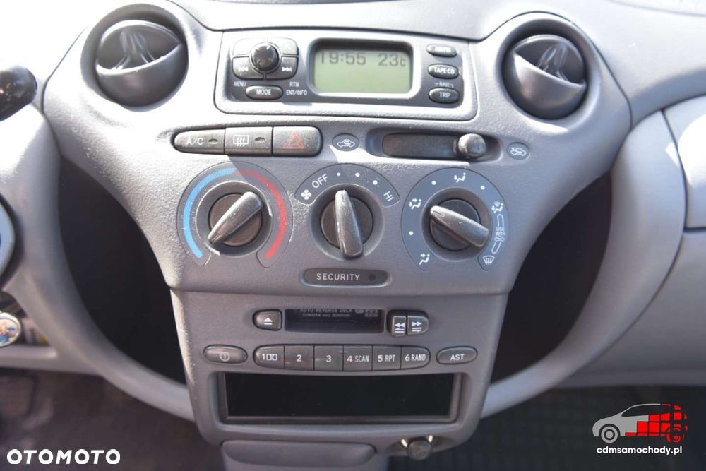 Toyota Yaris - 22