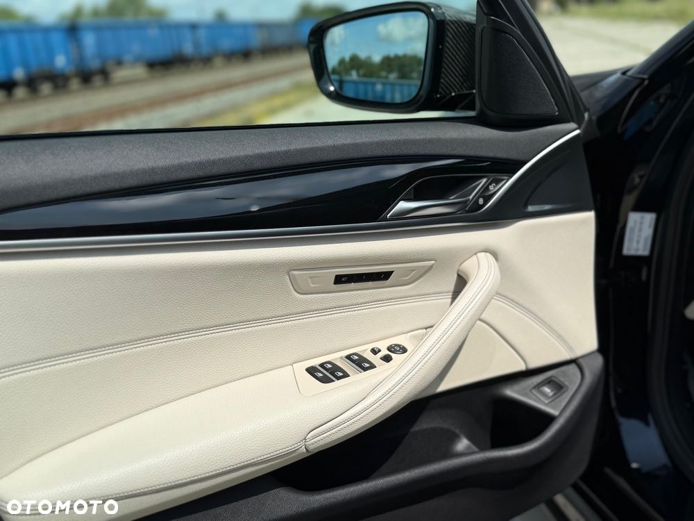 BMW Seria 5 520d xDrive M Sport sport - 11