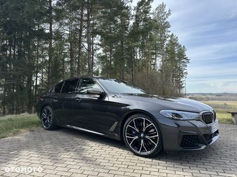 BMW Seria 5 M550i xDrive sport - 16