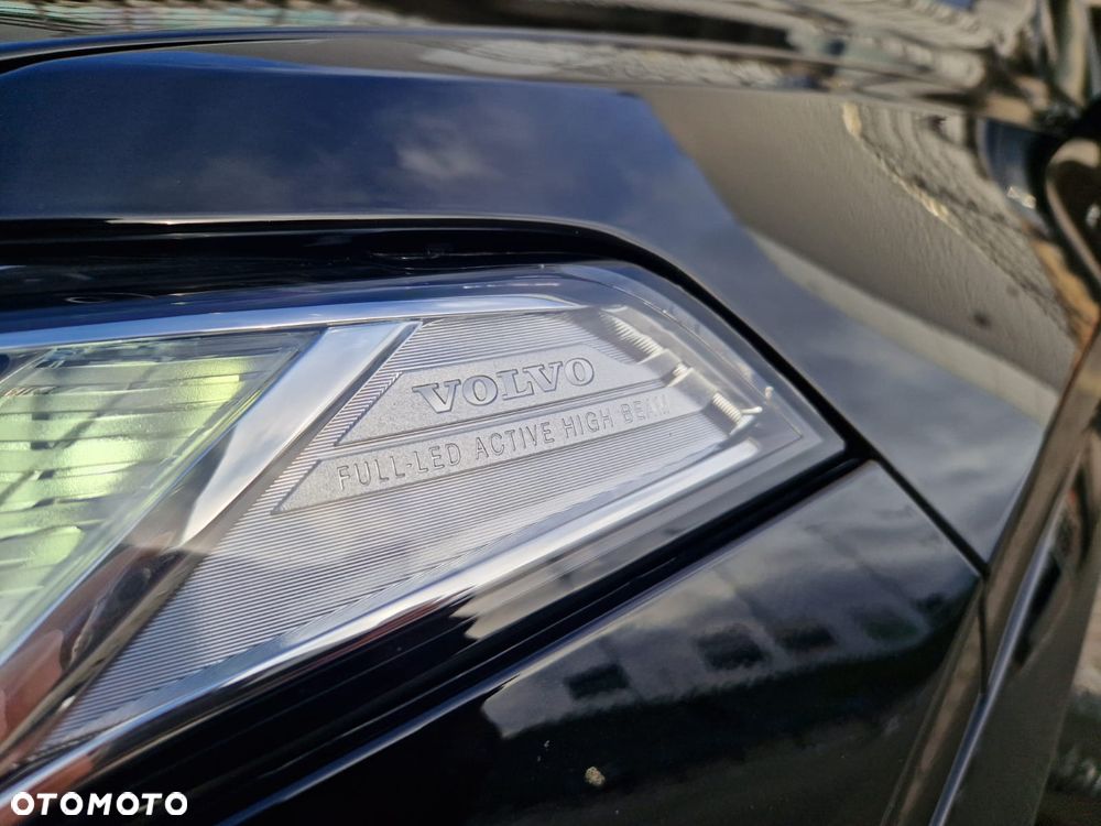 Volvo XC 90 B5 D AWD Ultimate Dark 7os - 39
