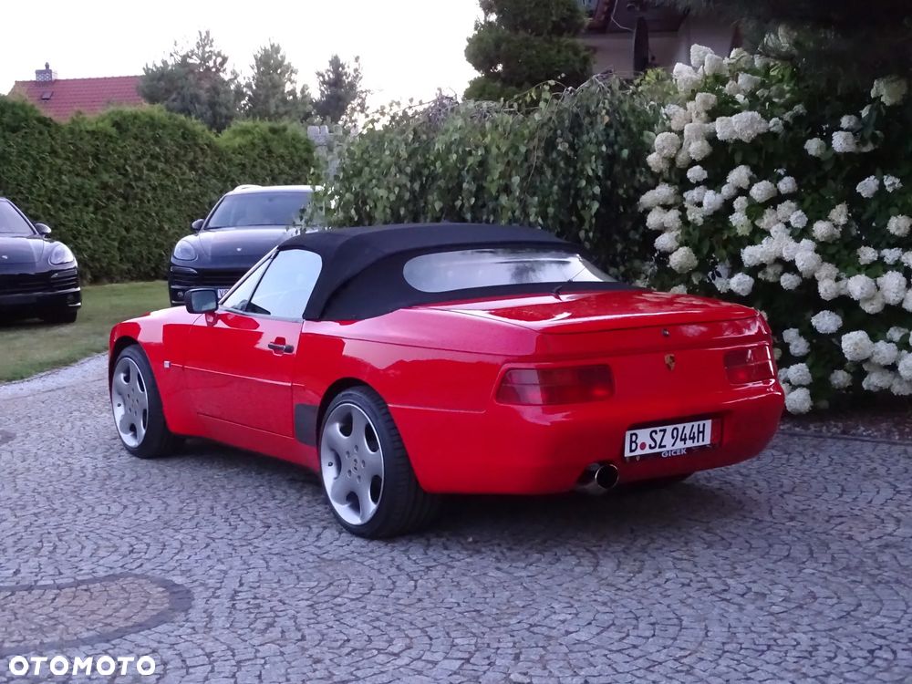 Porsche 944 - 16
