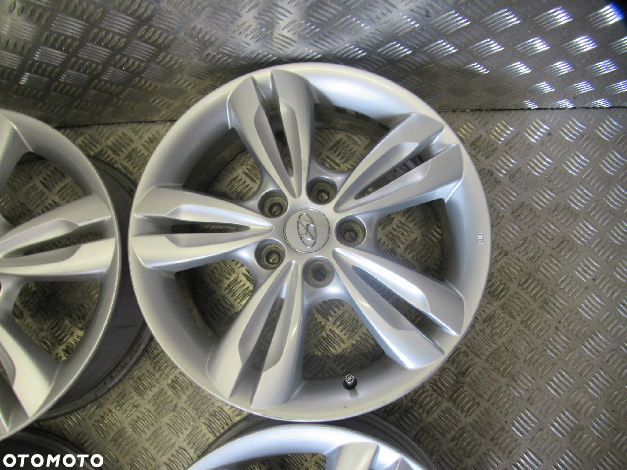 Felgi Hyundai I30 I40 IX35 IX55 Kona Tucson 6,5Jx17 et48 5x114,3 - 2