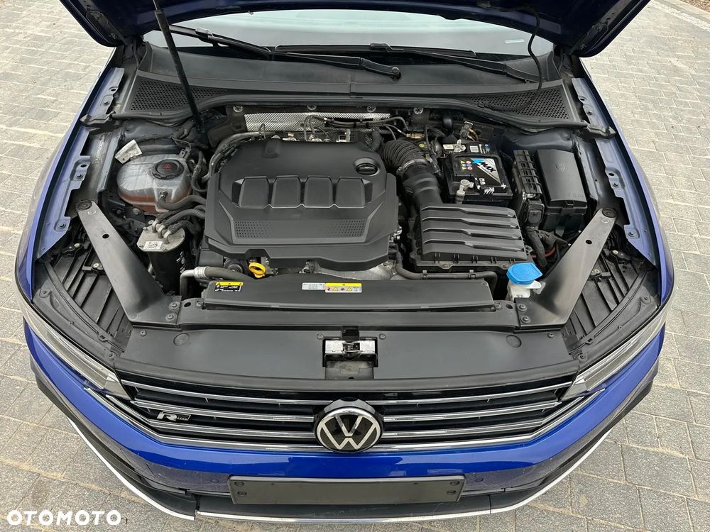 Volkswagen Passat Variant 2.0 TDI SCR DSG R-Line - 22