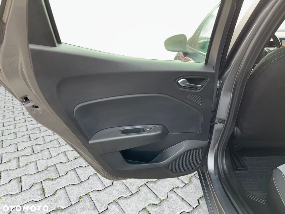 Renault Clio 1.0 TCe Evolution - 10