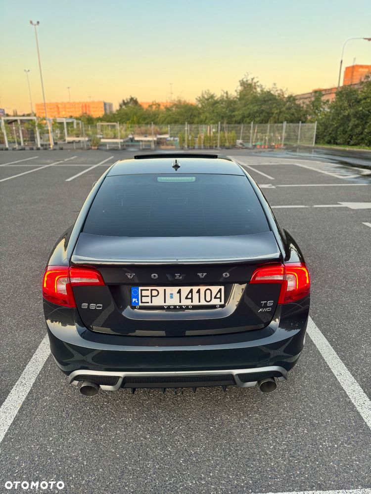 Volvo S60 T6 AWD R-Design - 4