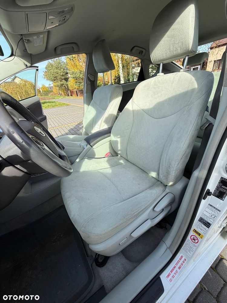 Toyota Prius 1.8 HSD Sol - 13