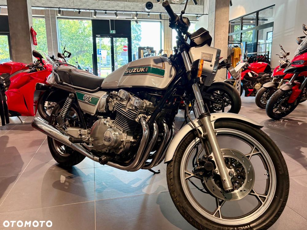 Suzuki GSX - 2