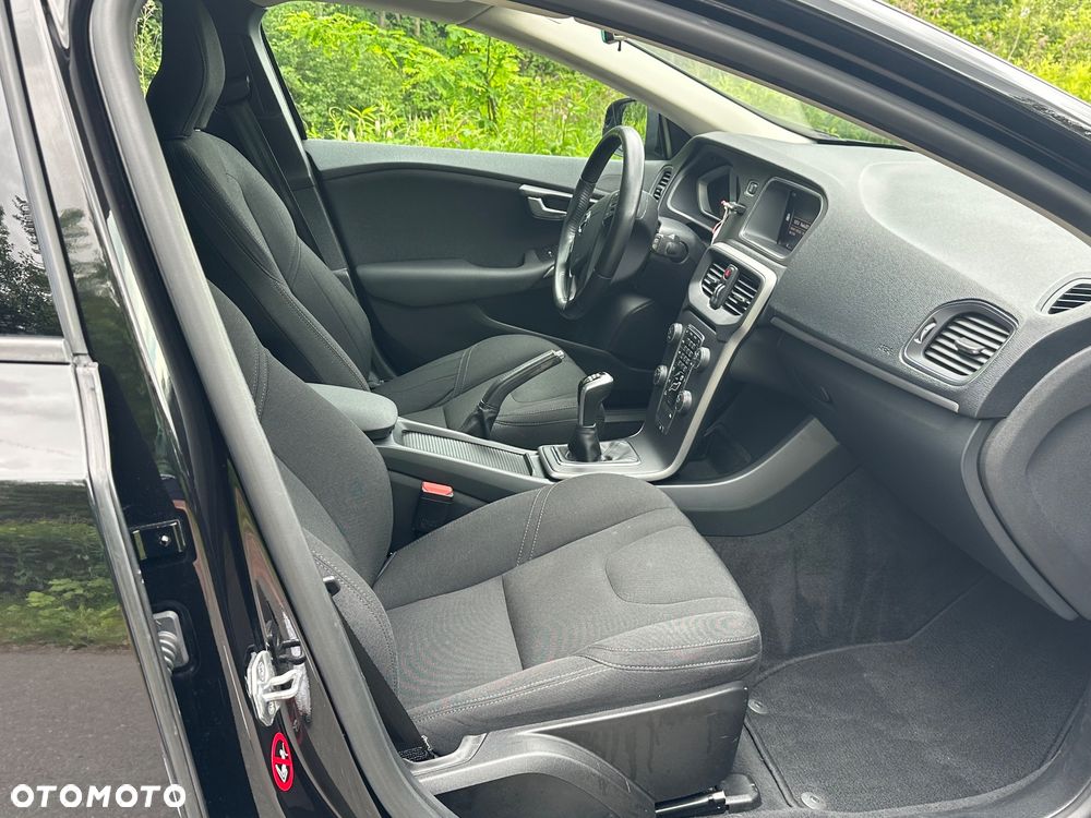 Volvo V40 D2 Kinetic - 19