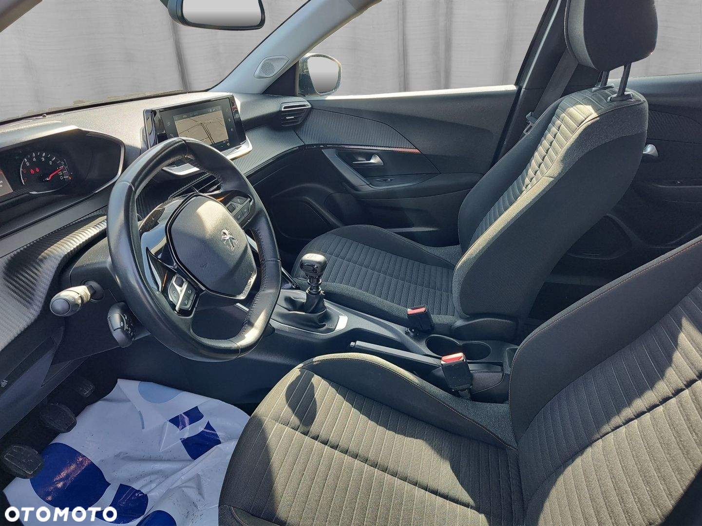 Peugeot 2008 - 6