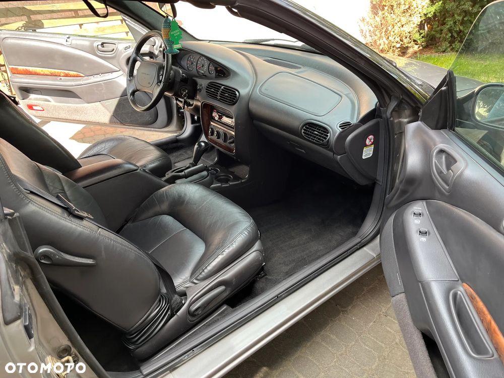 Chrysler Stratus - 16