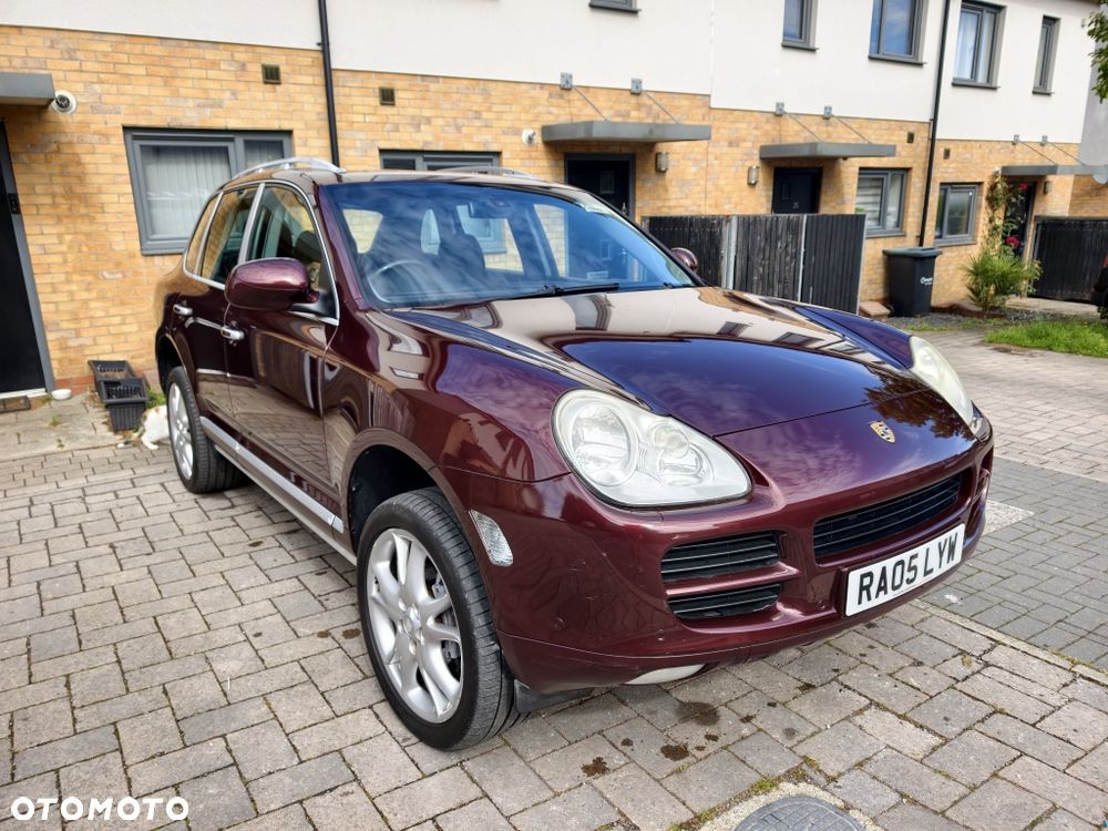 Porsche Cayenne - 1