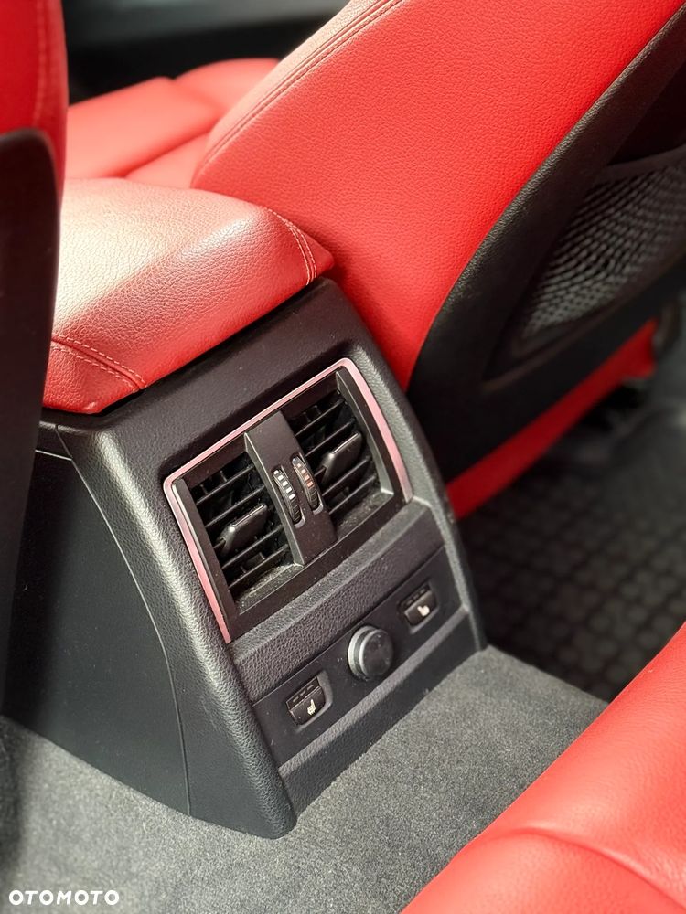 BMW Seria 3 328i xDrive Sport Line - 9