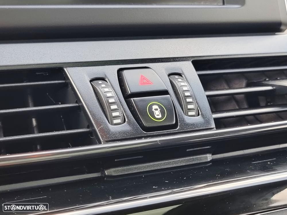 BMW 216 Active Tourer d Corporate Edition - 31