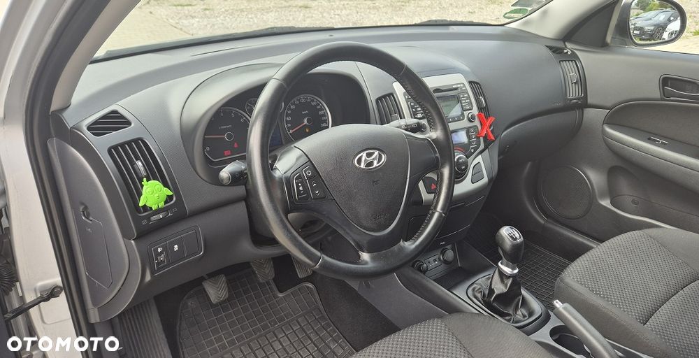 Hyundai i30 1.6 Classic + - 6