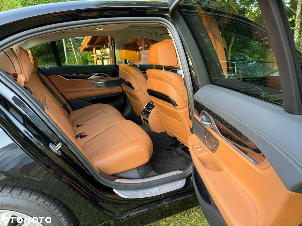 BMW Seria 7 - 29